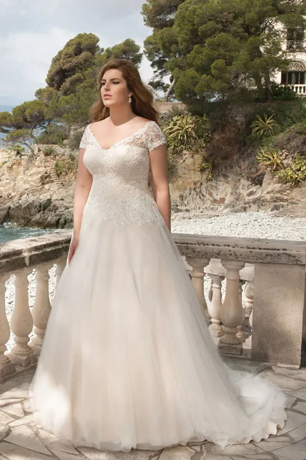 Übergrößen Brautkleider | Große Größen Hochzeitskleider | Siegburg