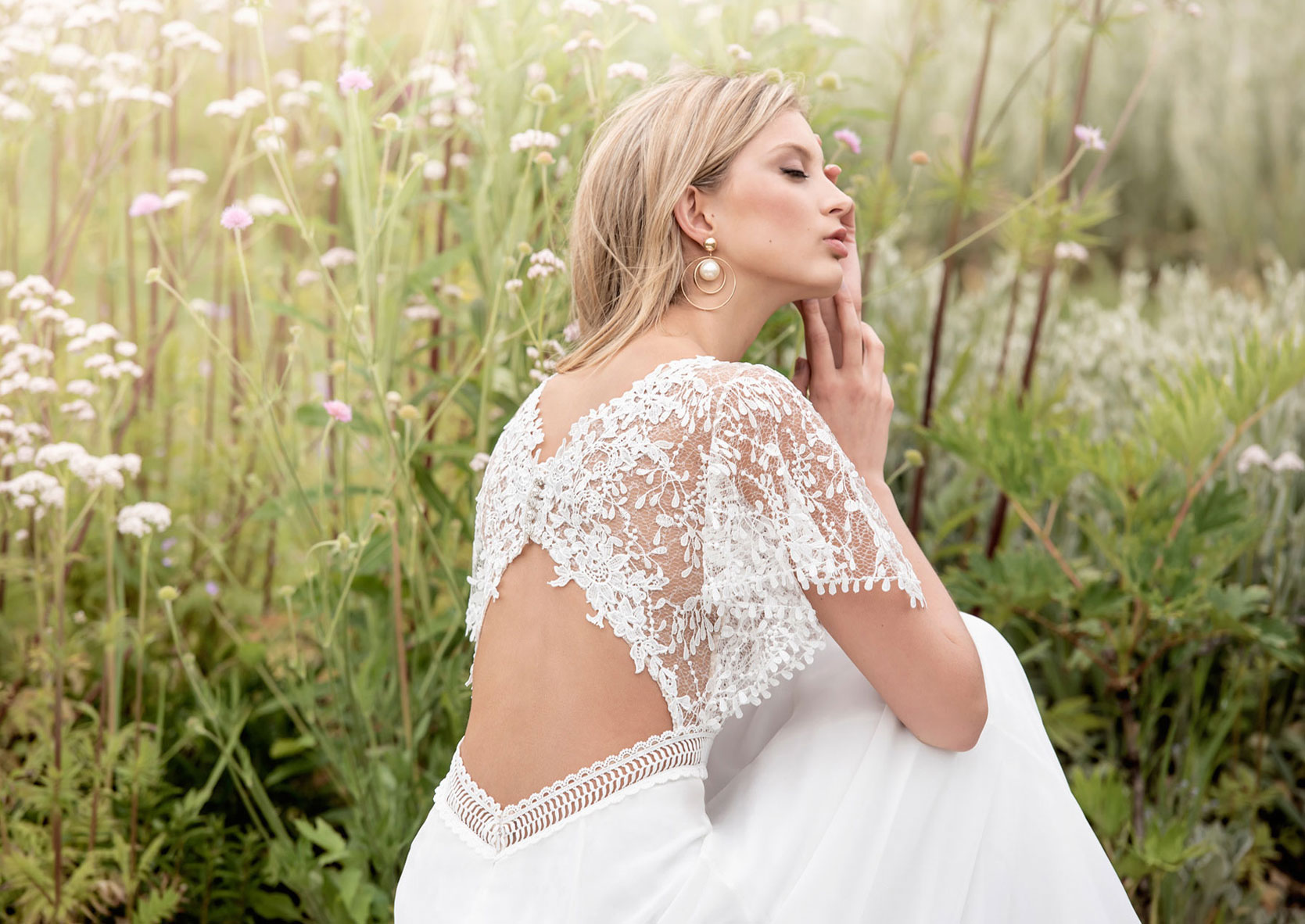 Brautkleid_Sommer_schlicht-Hochzeitskleider_Spitze_und_schlicht