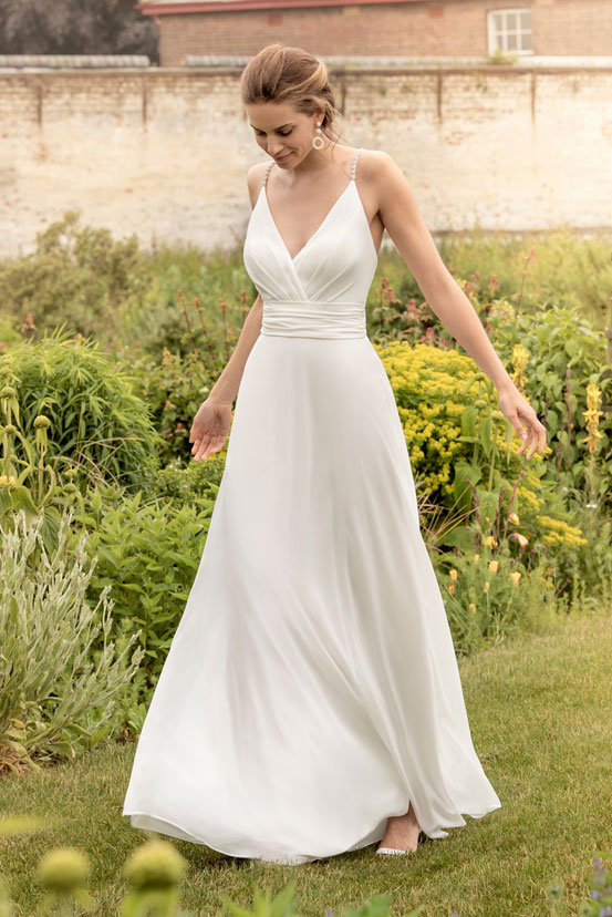 Brautkleid Schlicht Schmal Brautkleider Standesamt Farbig