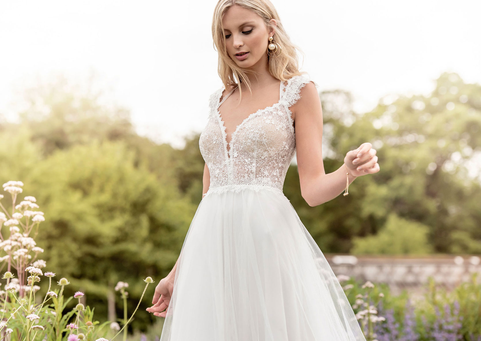 Standesamt Hochzeitskleider autkleid_schmal_schlicht-Schlichte_Brautkleider_Standesamt_kurz