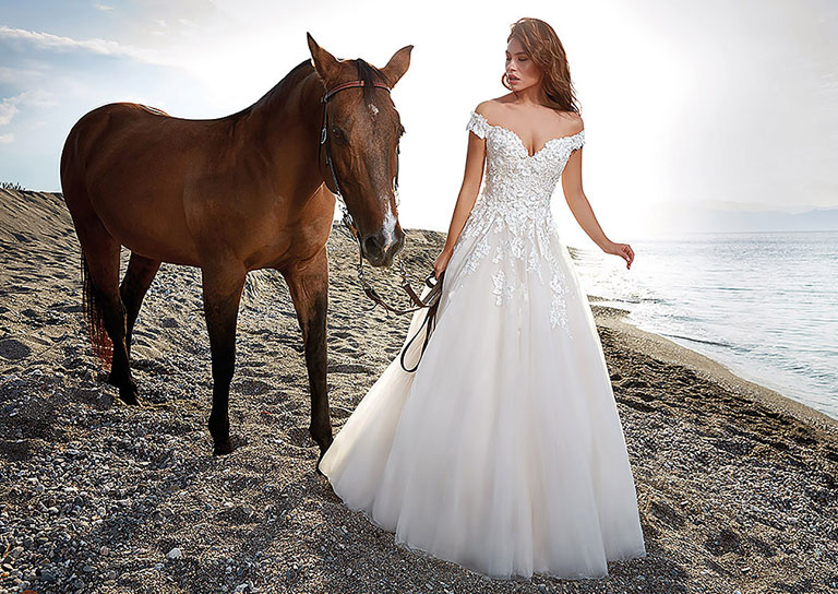 Hochzeitskleid Mit Tuell A Linie