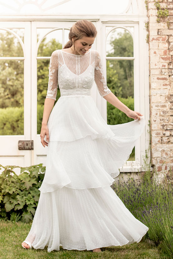 Schlichtes Boho Brautkleid