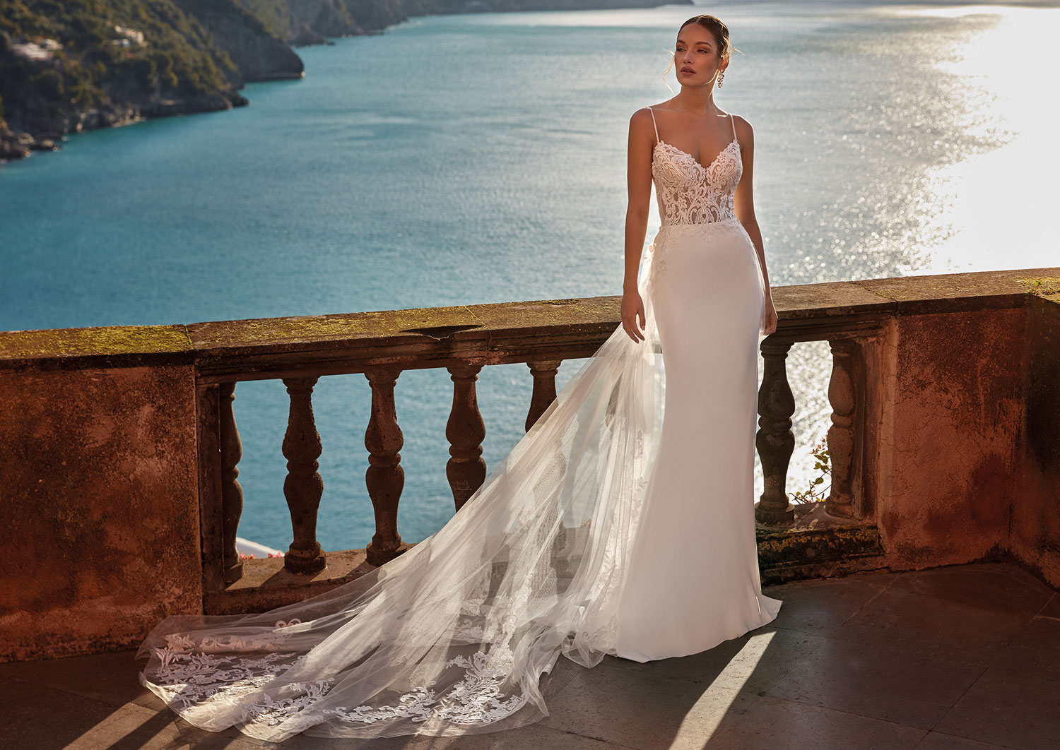 brautkleid_schlicht_schleppe